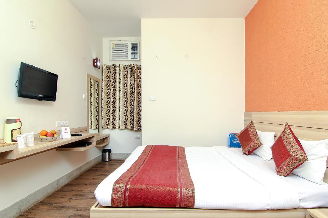 Hotel R B International Varanasi Exterior foto